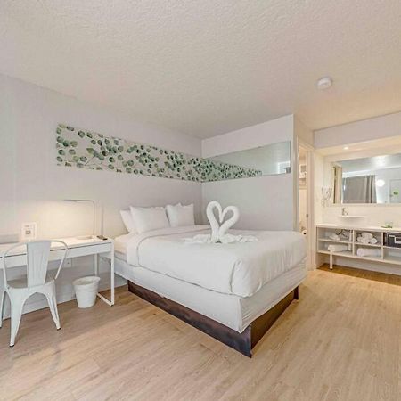 Travel Lodge By Wyndham 10 Min From Disney Kissimmee Buitenkant foto